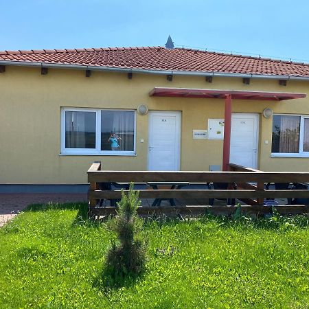Apartman Delfin Senec Luaran gambar